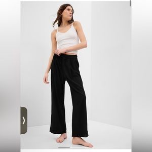 Gap Body Fit black wide leg athletic pants XS